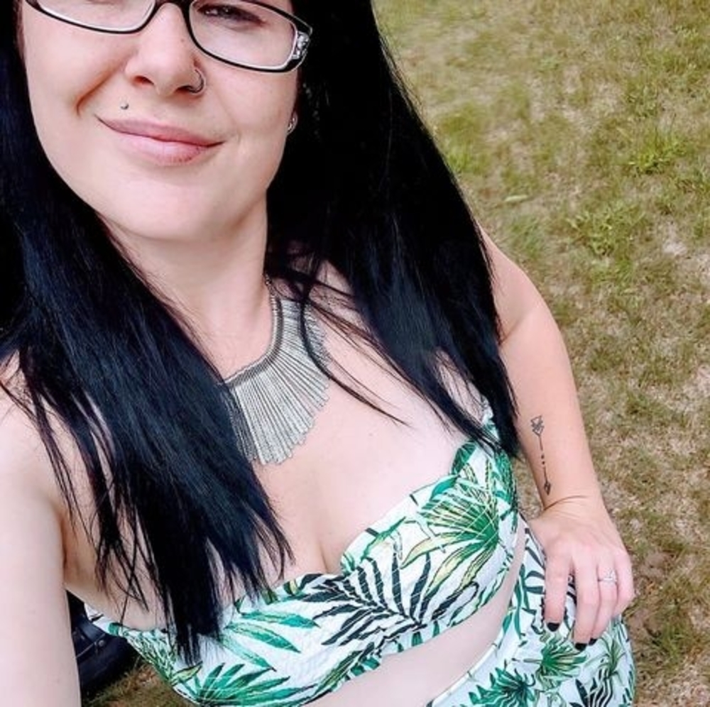 Meet your Posher, Becki